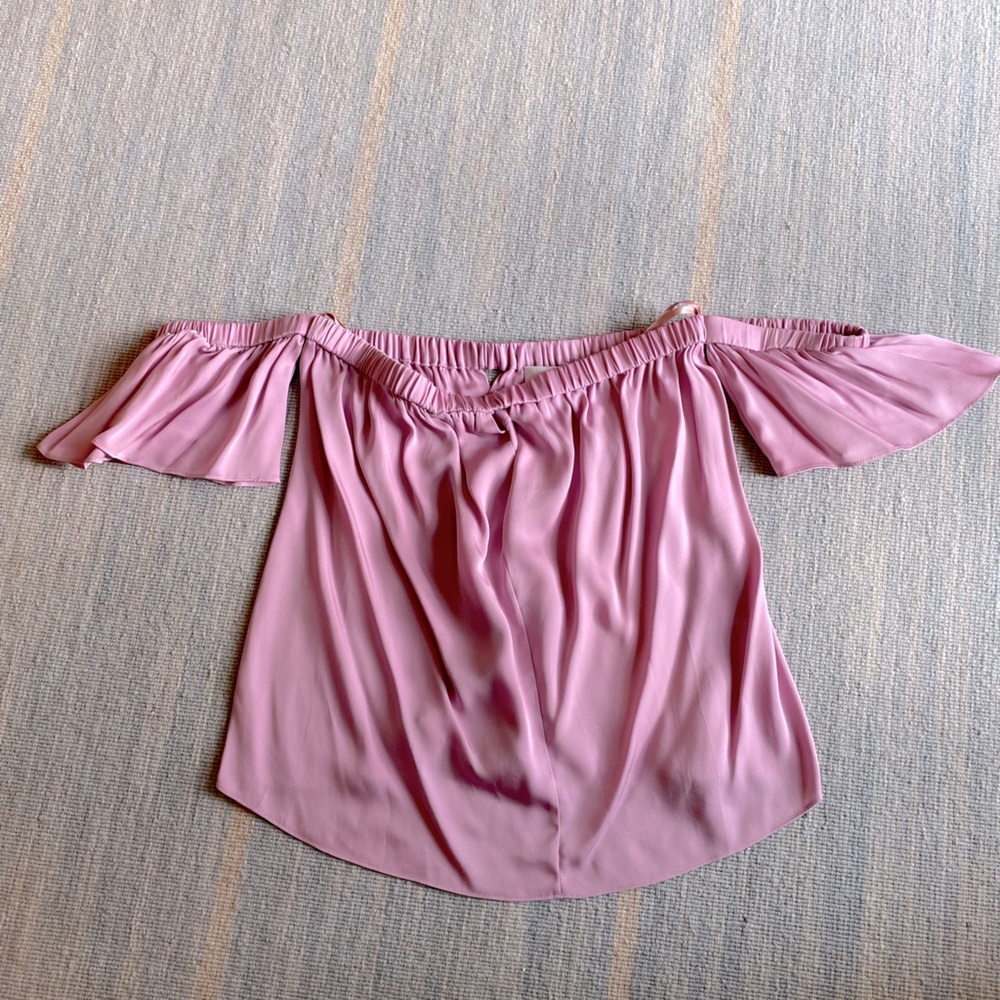 Milly-Pink off the shoulder stretch top. Small